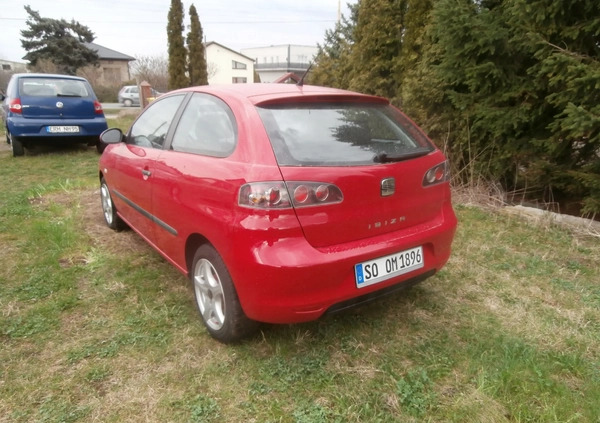 Seat Ibiza cena 7800 przebieg: 200000, rok produkcji 2006 z Gliwice małe 326